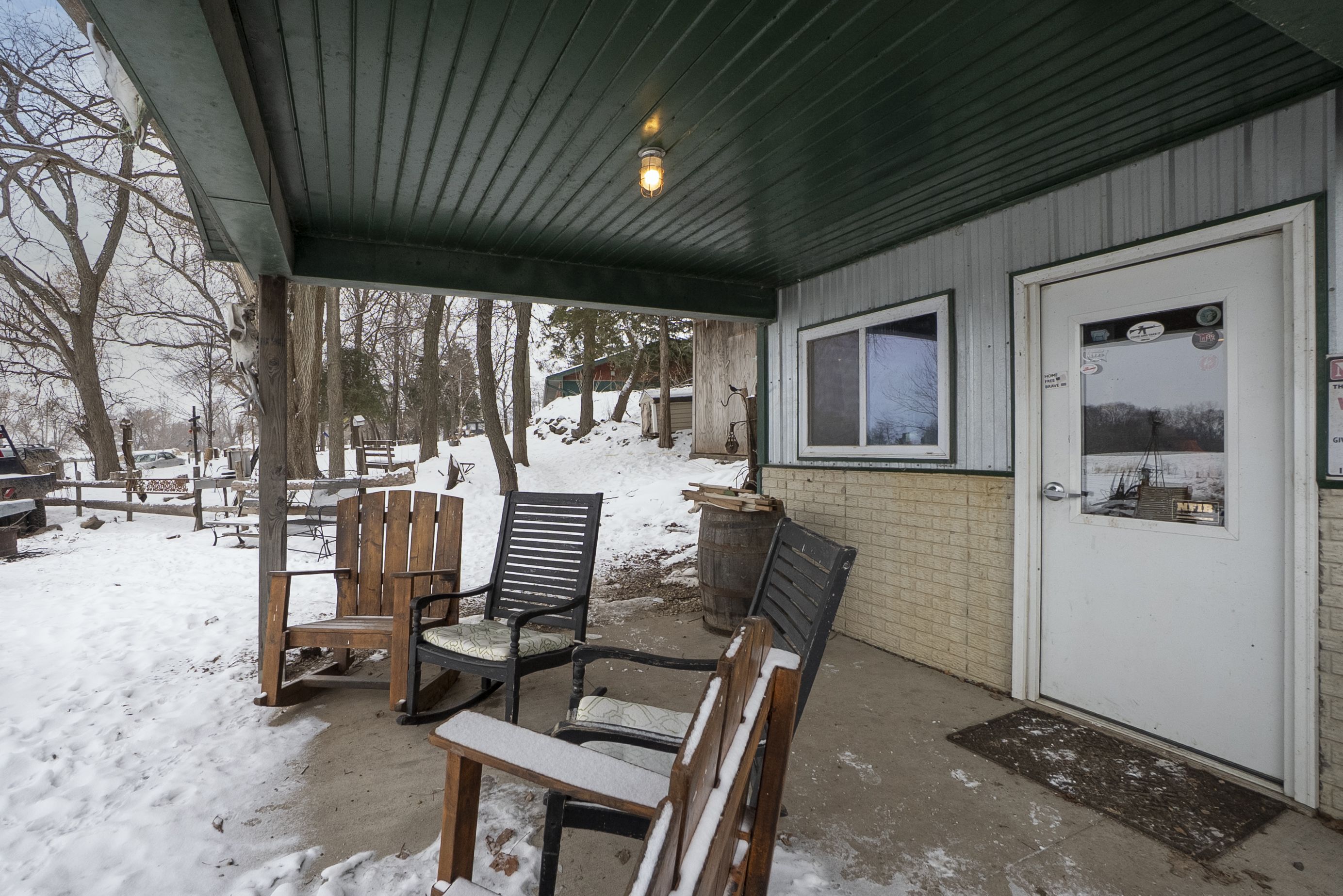 Listing Photo: 33-print-3251 Brandon Diagonal Blvd_Edits (33 of 52)